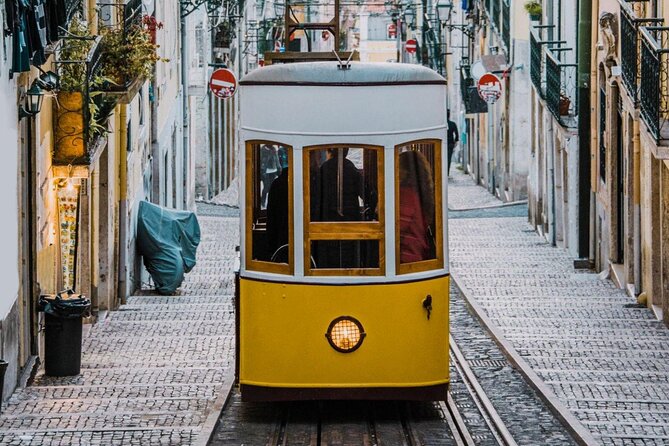 Private Guided Walking Tour in Lisbon - A 2.5-hour private walk that starts in Baixa