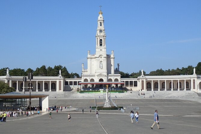 Private Half Day Tour in Fatima Sanctuary - Stop 1: Museu do Santuário de Fátima sets the story in place