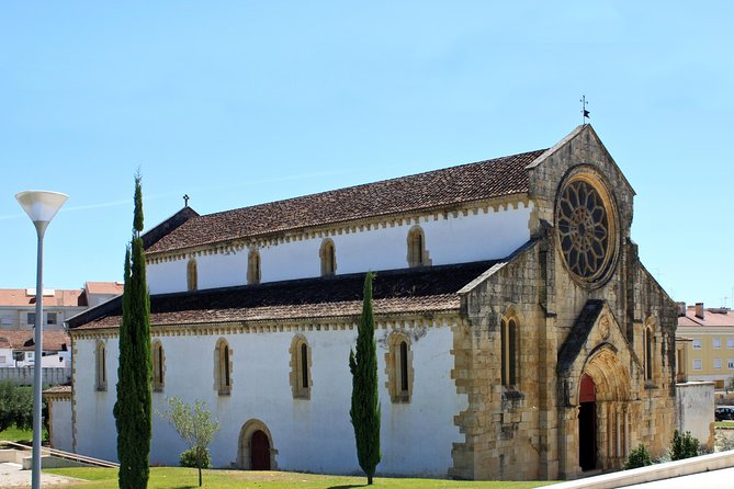 Private Knights Templar Full-Day Tour to Tomar, Almourol Castle and Constância - Constância: a calm stop on the way to Tomar