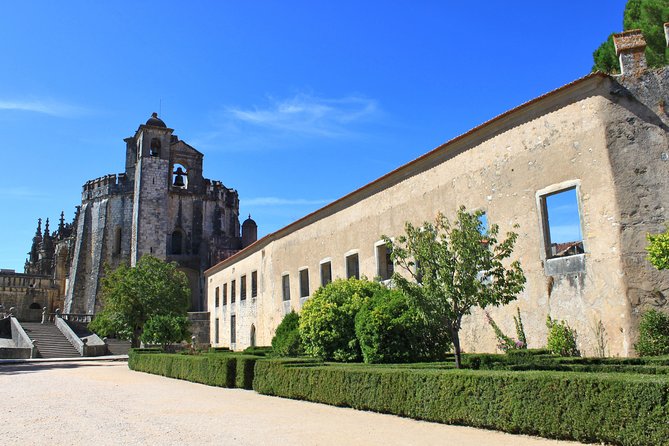 Private Knights Templar Full-Day Tour to Tomar, Almourol Castle and Constância - Tomar’s Church of Santa Maria do Olival: Templar power in stone