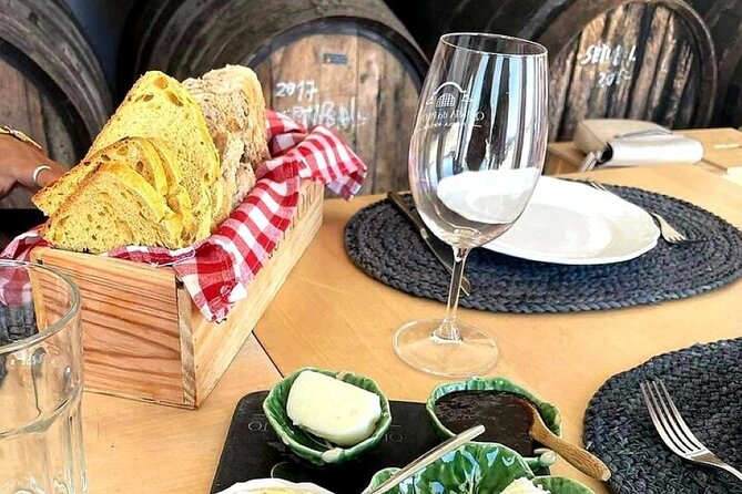 Private Lisbon-Arrábida Wine Tour: 3 Wineries, Coast & Heritage - Stop 1: Mercado do Livramento in Setúbal (oysters, tiles, and real food culture)