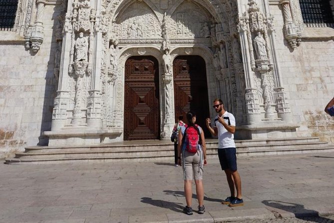 Private Lisbon Tour - at your own pace - Private pacing with pickup and an air-conditioned minivan