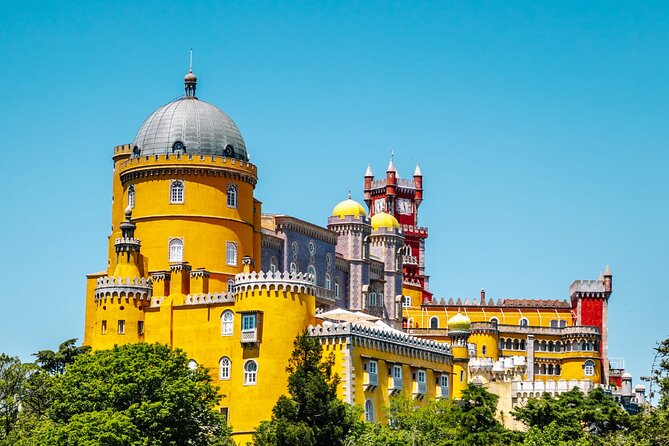 Private Local Sintra Tour: Palaces & Coast by Classic Car or Jeep - Cabo da Roca: the end-of-the-world viewpoint, without the scramble
