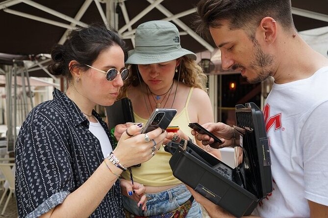 Private Outdoor Escape Game in Lisbon - Private by design: group size, the 5-person room cap, and teamwork