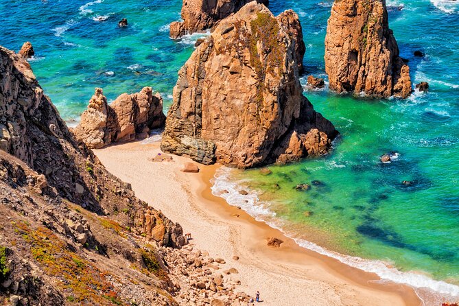 Private Paradise Beaches and Famous Beach Bars Tour in Lisbon - Breakfast with panoramic views at Moinho Dom Quixote