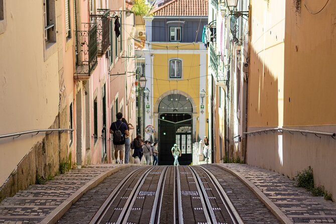 Private Photo Session in Portugal with a Local Photographer - Small practical tips that make the photos look better