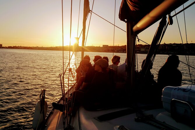 Private Relaxing Sunset Tour along the Tagus River - Private Sunset on the Tagus: What makes this cruise feel special