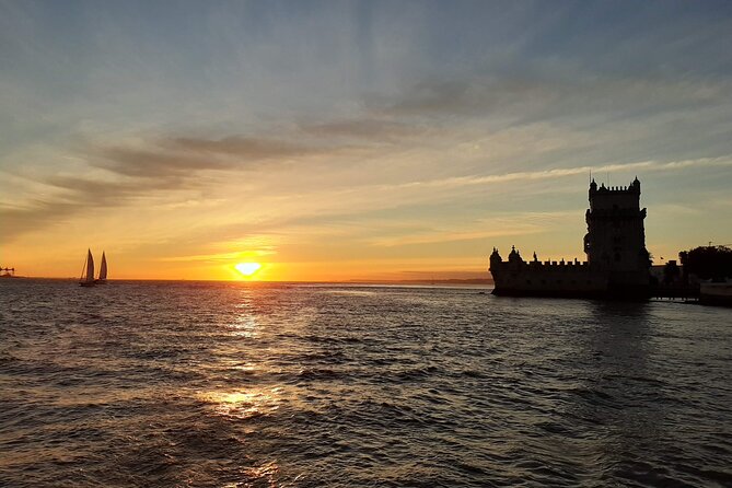 Private Relaxing Sunset Tour along the Tagus River - MAAT passing by: Modern Lisbon gets a better angle