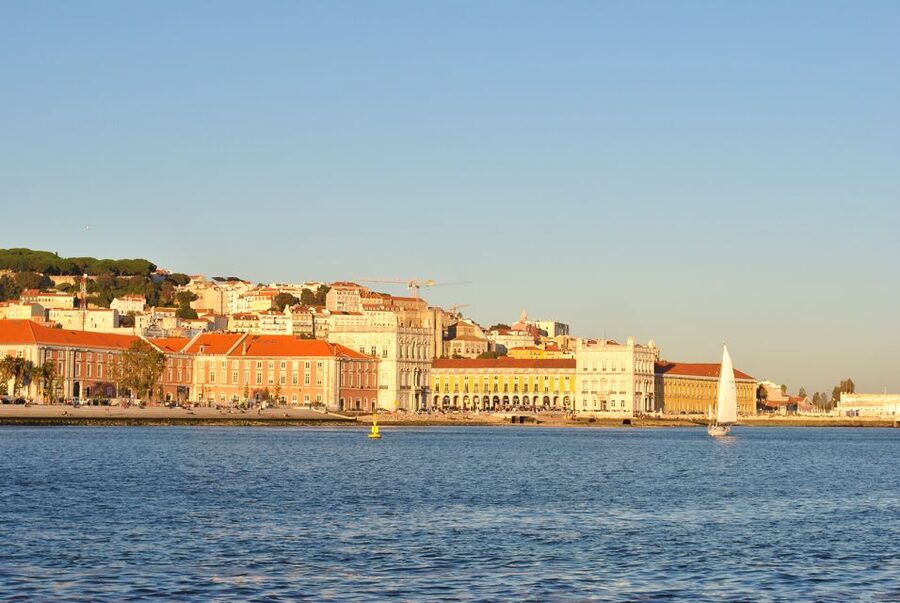 Private Romantic cruise with sparkling wine- 2-Hour- Lisbon - What’s Not Included (So You Can Avoid Surprise Gaps)