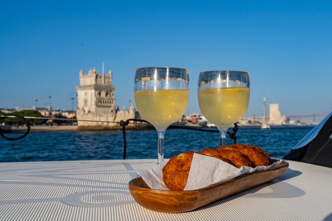 Private sailboat tour in Lisbon - Getting On Board: Meeting Point, Timing, and How You’ll Navigate