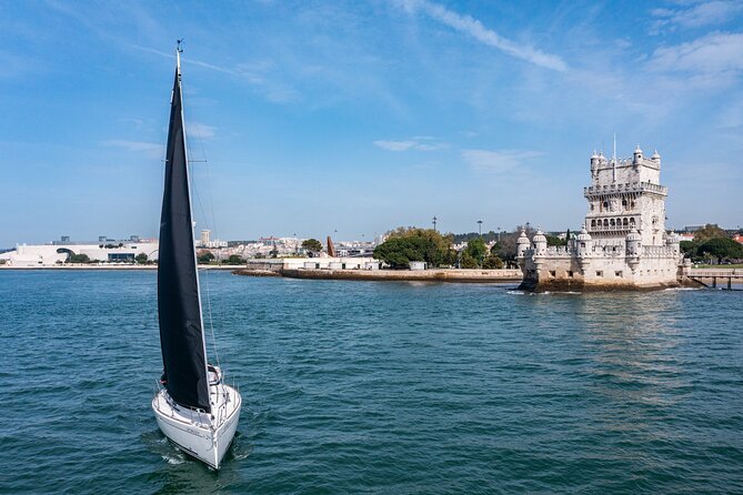 Private sailboat tour in Lisbon - Stop 3: Cristo Rei on the South Bank