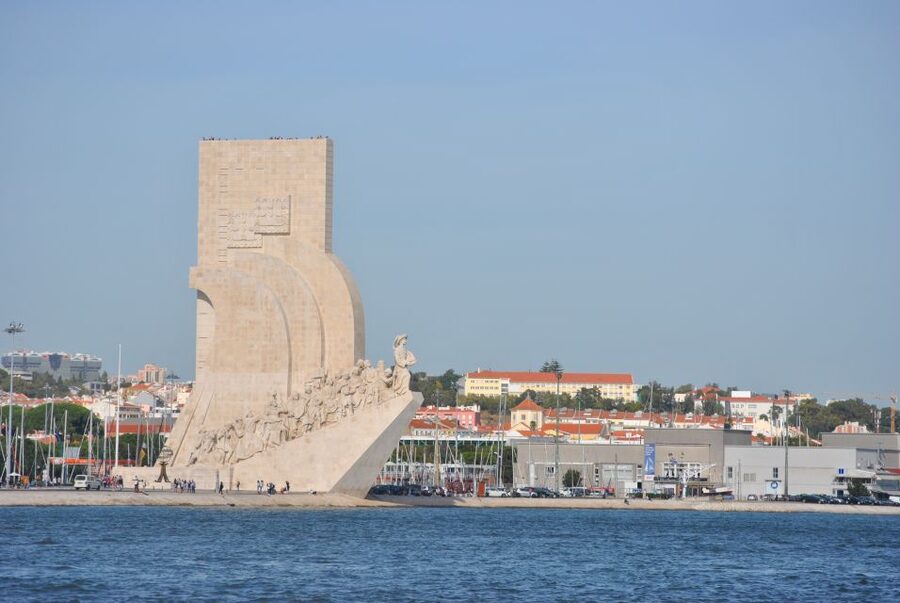 Private Sailing Boat Tour Lisbon with a drink: 2 to 8 Hours - Why this Lisbon sailing route feels more special than a bus tour