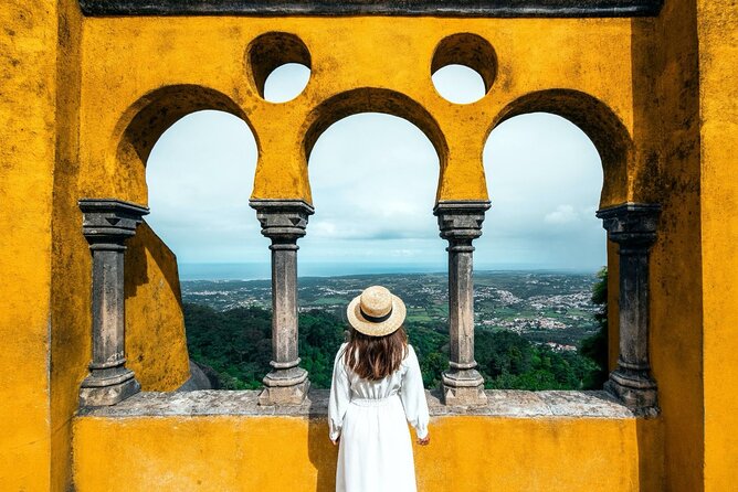 Private Sintra & Cascais Tour – Palaces, Wine & Views from Lisbon - A private Sintra-to-Cascais day: the value is in the pacing