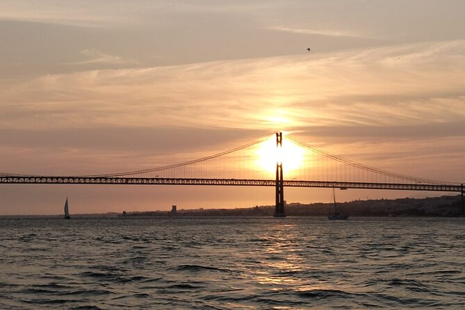 Private Sunset Sailboat Experience in Lisbon - Getting to MRXF+MM (and why it’s easier than you think)