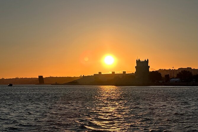 Private Sunset Sailing Boat Tour in Lisbon - Food, wine, and the gluten-free win