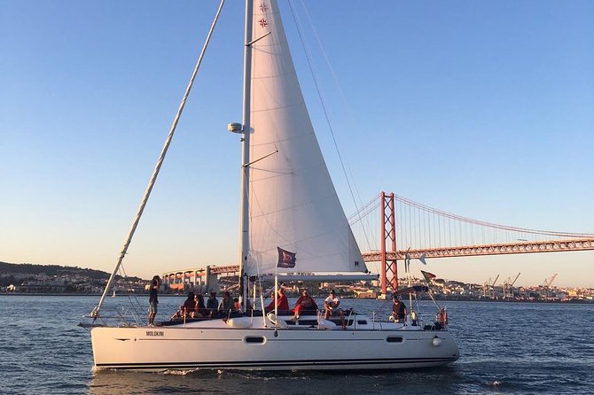 Private Sunset Sailing cruise from Lisbon - Golden hour photography: how to get better shots from the deck