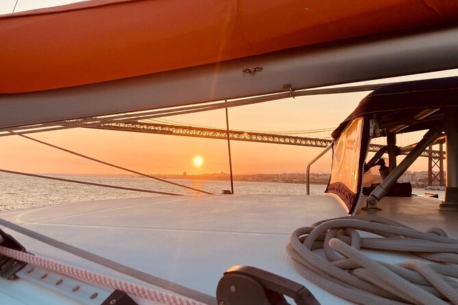 Private Sunset Tour - From Doca de Alcântara to Big-View Lisbon: Where the Cruise Starts