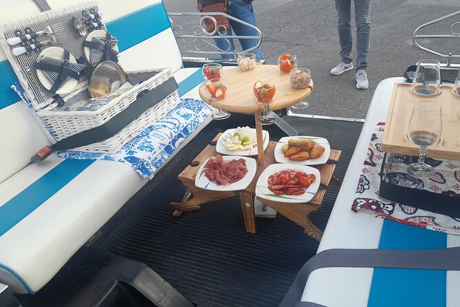 Private tapas tuk tuk tour through Lisbon - Stop 4: São Vicente de Fora and Santa Engrácia’s Pantheon Connection