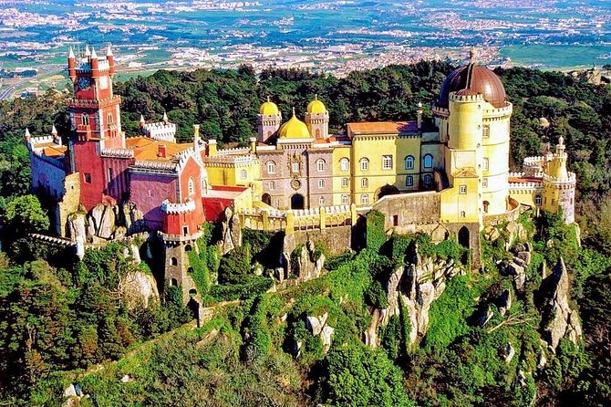 Private Tour 1 to 8 people: Pena National Palace- Sintra-Cabo da Roca-Cascais - Sintra historic center: your 2-hour window for streets, snacks, and orientation