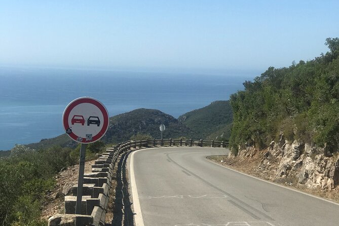 Private tour Arrábida, Sesimbra from Lisbon - Setúbal Lunch Break: A Longer Pause Where You Can Choose Your Food