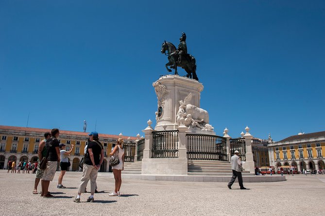 Private Tour: Best of Lisbon Walking Tour - Miradouro Chão do Loureiro: A Panoramic Pause Before Alfama