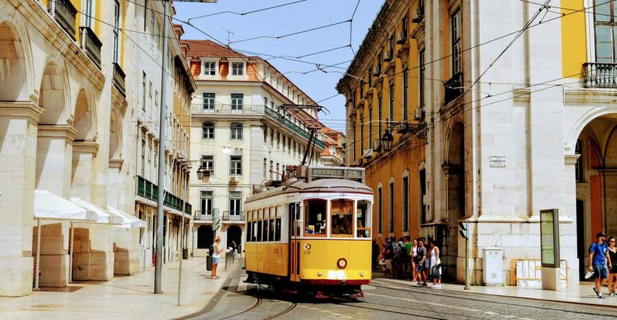 Private Tour - Customizable Full-Day Journey in Lisbon - From Hotel Pickup to Safe Drop-Off: Your 8 Hours in Motion