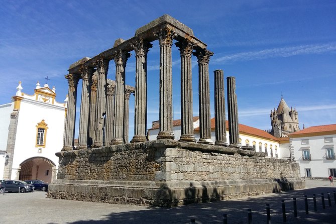 Private Tour Évora - Wine Tasting - Beautiful Medieval Village of Monsaraz - Évora’s Roman kickoff: walking the Temple of Diana area