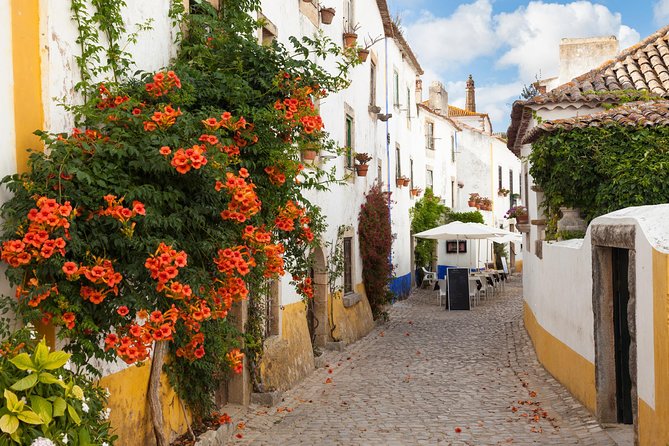Private Tour Fátima, Nazaré, and Óbidos Day Trip from Lisbon - Stop 2: Batalha Monastery for UNESCO Gothic highlights