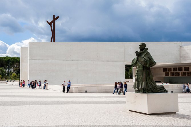 Private Tour Fátima, Nazaré, and Óbidos Day Trip from Lisbon - Private tour comfort: the part you feel immediately