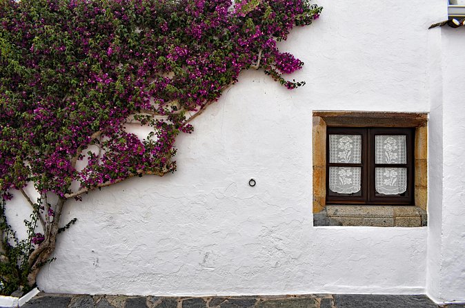 Private Tour from Lisbon to Evora and Monsaraz with Wine Tasting - Is the Included Set of Tickets Actually Worth It?