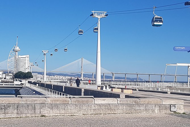 Private Tour in Lisbon, Half day - The Luxury Avenue and the 1988 Fire Area: Fast Hits for Lisbon’s Everyday Pulse