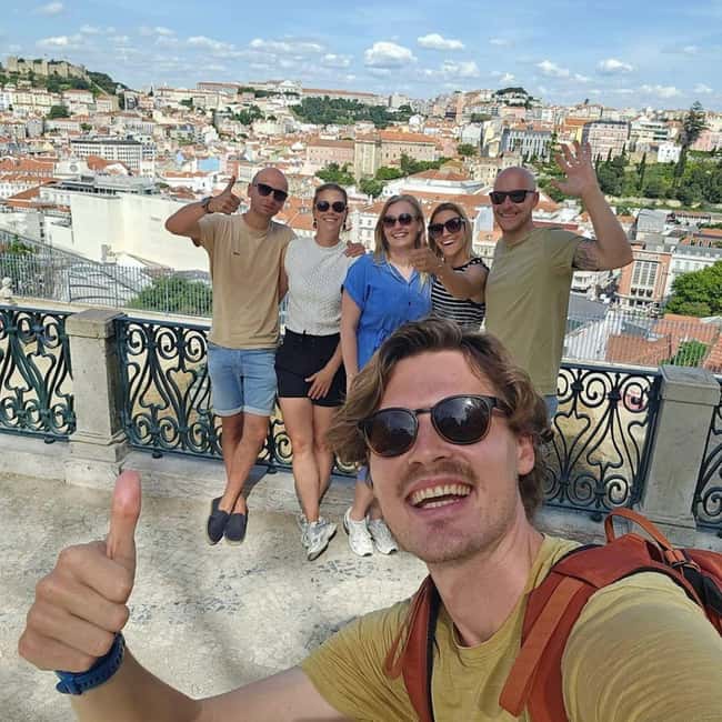 Private tour Lisbon on foot: Chiado to Alfama, Dutch guide. - Starting in Chiado: your easy warm-up at Praça Luís de Camões