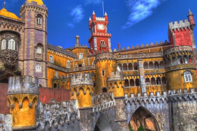 Private tour : Pena Palace , Regaleira , Sintra & Cascais - The early start and smart dress code