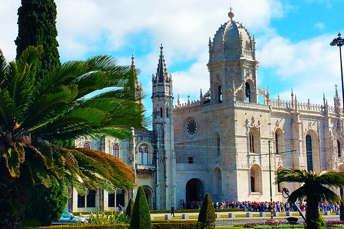 Private tour Portugal 10 days from Lisbon - Day 3: Chapel of Bones as a stop that hits differently