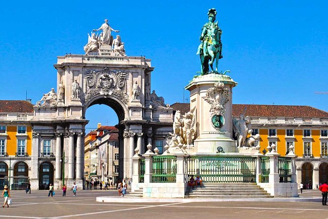 Private tour Portugal 3 days from Lisbon - Guides: why the right driver-guide changes everything