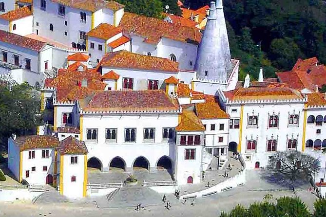 Private tour Portugal 4 days from Lisbon - Private pickup in Lisbon: the day-by-day rhythm that saves your energy