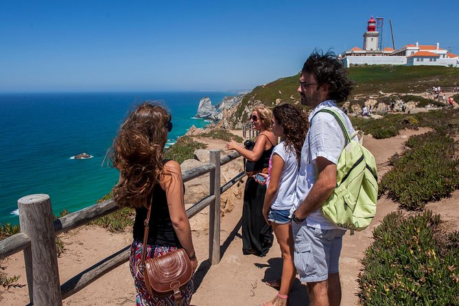 Private Tour: Sintra and Cascais Day Trip from Lisbon - The guide effect: why live commentary changes everything