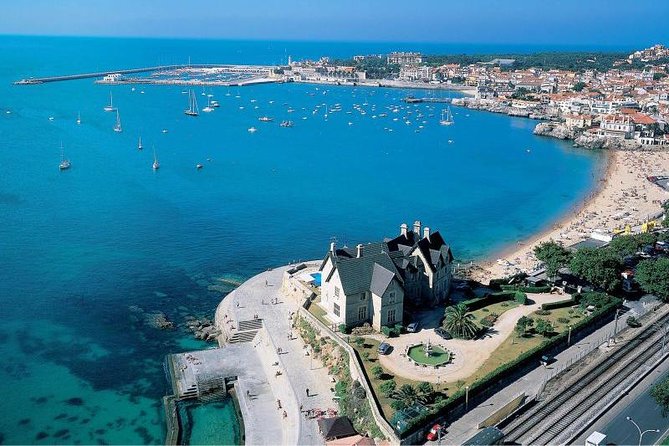 Private Tour - Sintra and Cascais(Luxury) - Quinta da Regaleira to the coast: using the drive as a scenic connector