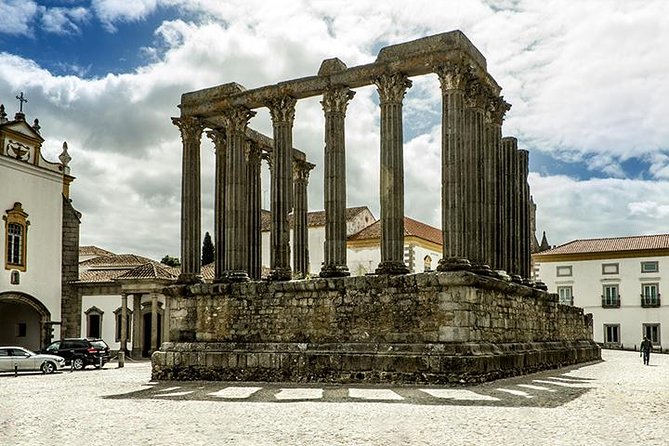 Private Tour to Evora and Monsaraz from Lisbon - Templo Romano de Évora (Templo de Diana): Roman power on a hilltop
