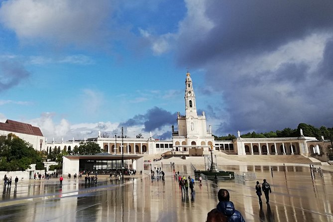 Private Tour to Fatima, Batalha, Nazare and Obidos from Lisbon - Price and value: what $414.08 buys you for an 8-hour day