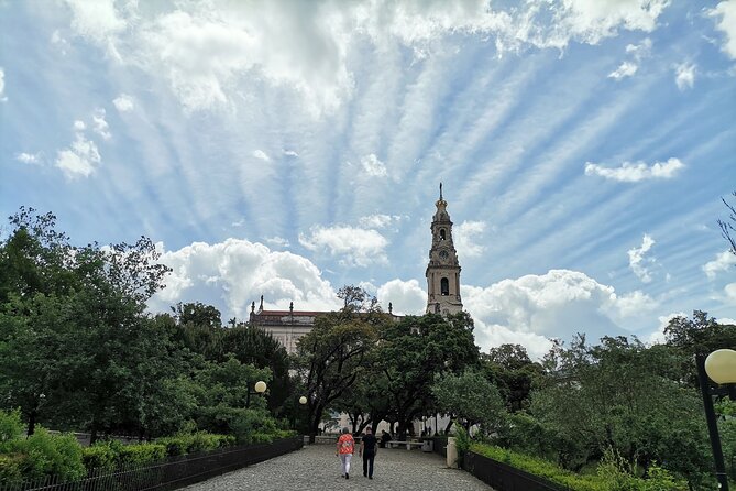 Private Tour to Fatima from Lisbon - Stop 1: Basilica of Our Lady of the Rosary—architecture, altars, and sacred quiet