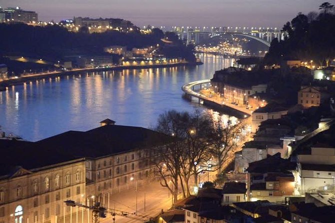 Private Tour to History of Porto & Porto Calem Cellars & Wine Tasting - Porto Sé Cathedral: Romanesque bones, later upgrades, and fortress vibes