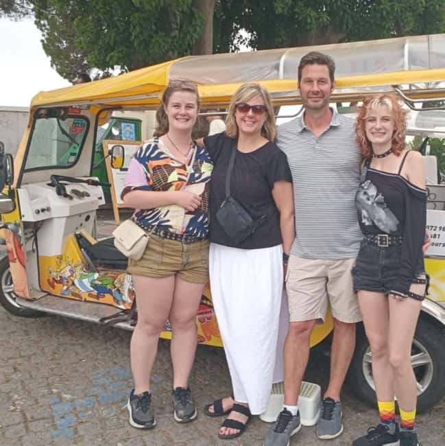 Private tours of Lisbon in 100% electric tuk-tuks - The 1-hour sightseeing loop: what the time is really for