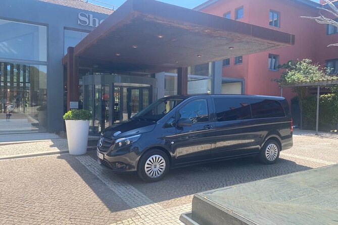 Private Transfer from Lisbon Airport to Cascais,Estoril or Sintra - Finding your driver fast at Lisboa Airport (name sign included)