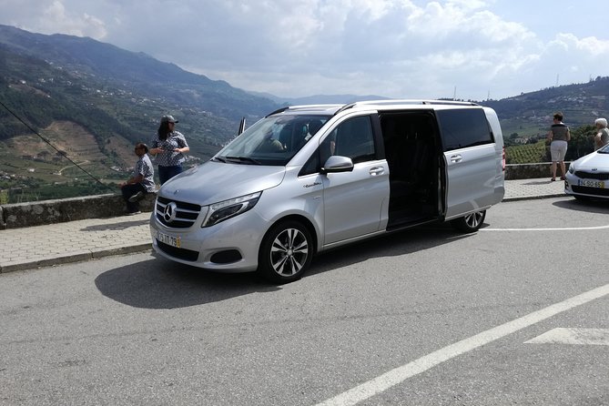 Private transfer Lisbon / Porto with tour included. - Key takeaways before you book