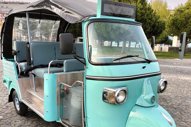 Private Tuk Tuk Tour 1h30 to Lisbon - Meeting Point at R. do Comércio: Start Where Lisbon Feels Central