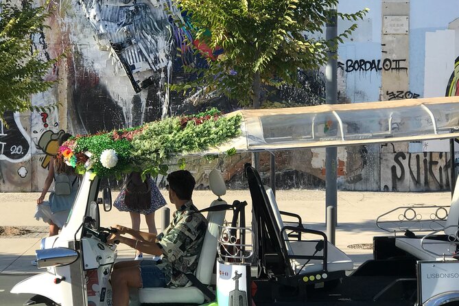 Private tuk tuk tour in old city Lisbon (Standard-1h30) - Sé de Lisboa Cathedral: Romanesque Meets Gothic Without the Stress