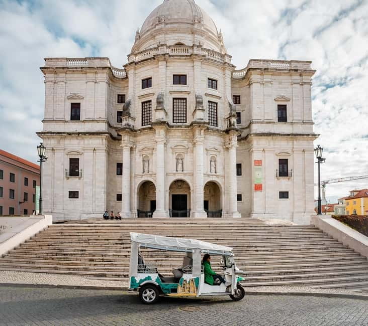 Private Tuk Tuk Tour Lisbon Old Town - Graça and São Jorge views: fast access to the high points