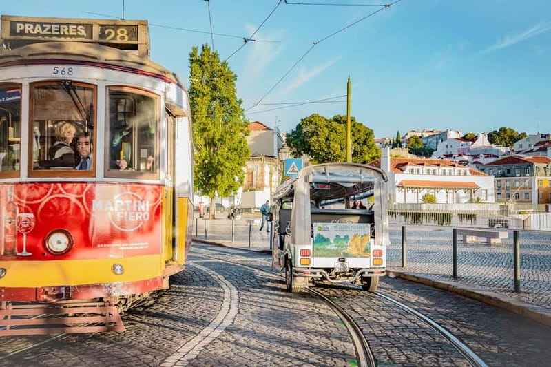 Private Tuk Tuk Tour Lisbon Old Town - Mouraria: multi-ethnic street life you can read instantly