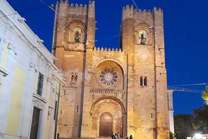 Private tuk tuk tour through the historic center of Lisbon - Key highlights at a glance